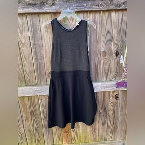 👗Talbots Black and Gray Sleeveless Dress